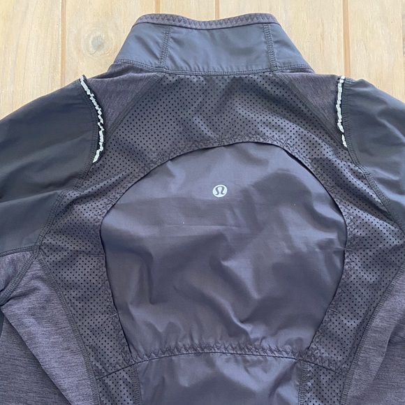 Lululemon Windbreaker | EUC - Picture 5 of 6